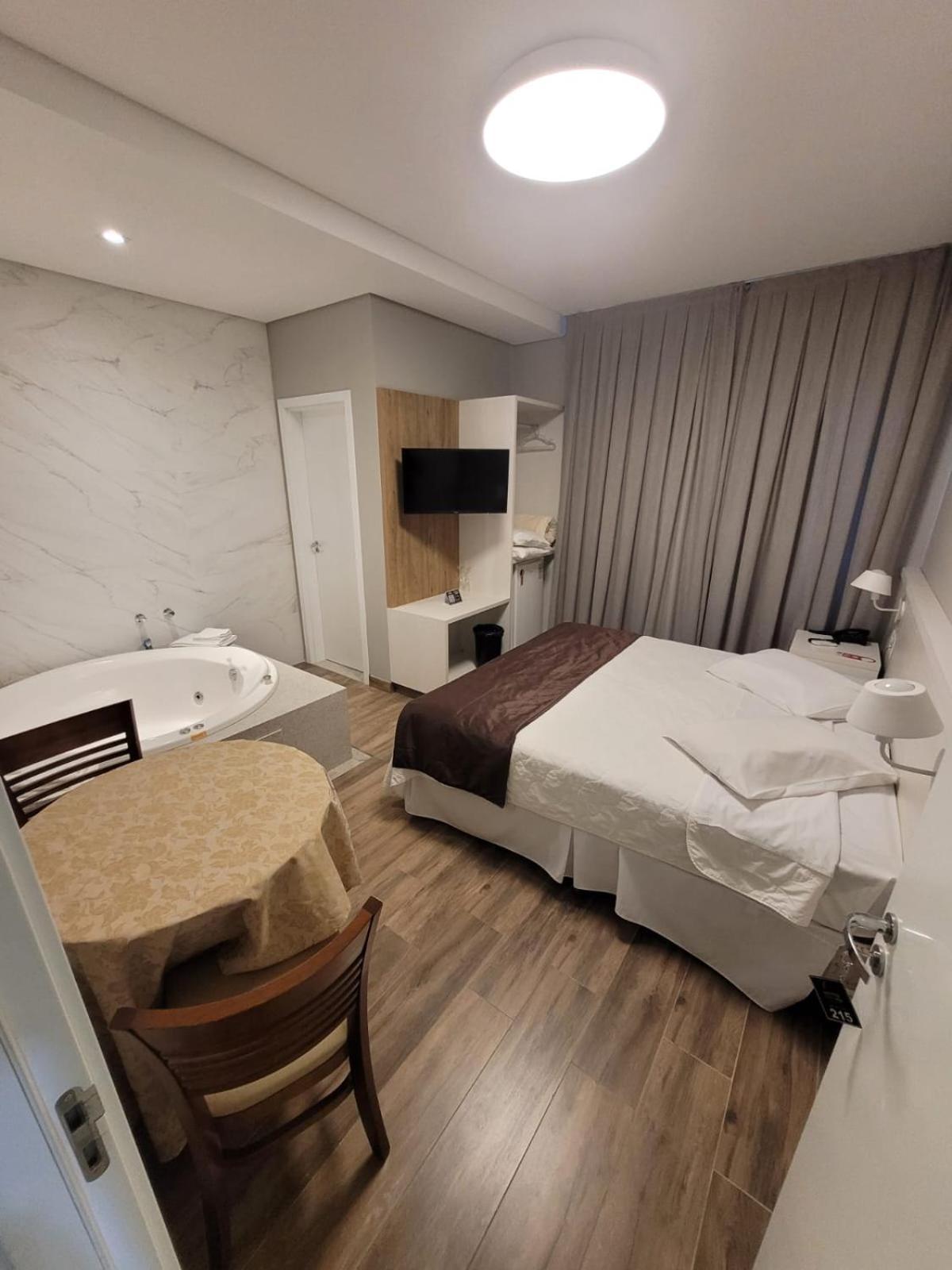 Hotel Emacite Flex مافرا المظهر الخارجي الصورة