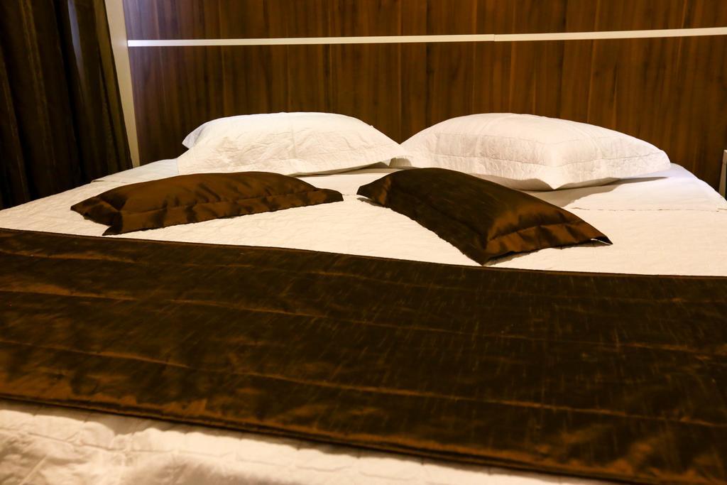 Hotel Emacite Flex مافرا المظهر الخارجي الصورة